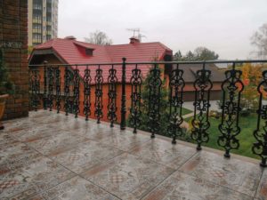 Ограждение балкона балясинами «Викторианская». г.Пушкино