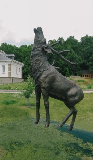 Скульптура «Олень»